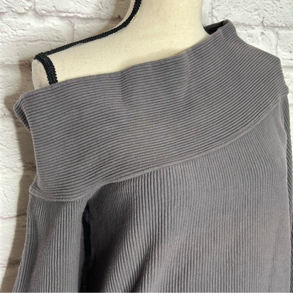 Off-Shoulder Ribbed Sweater Top - Gray - Picture 8 of 14
